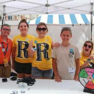 Day-of-Event-Group-Volunteer-2